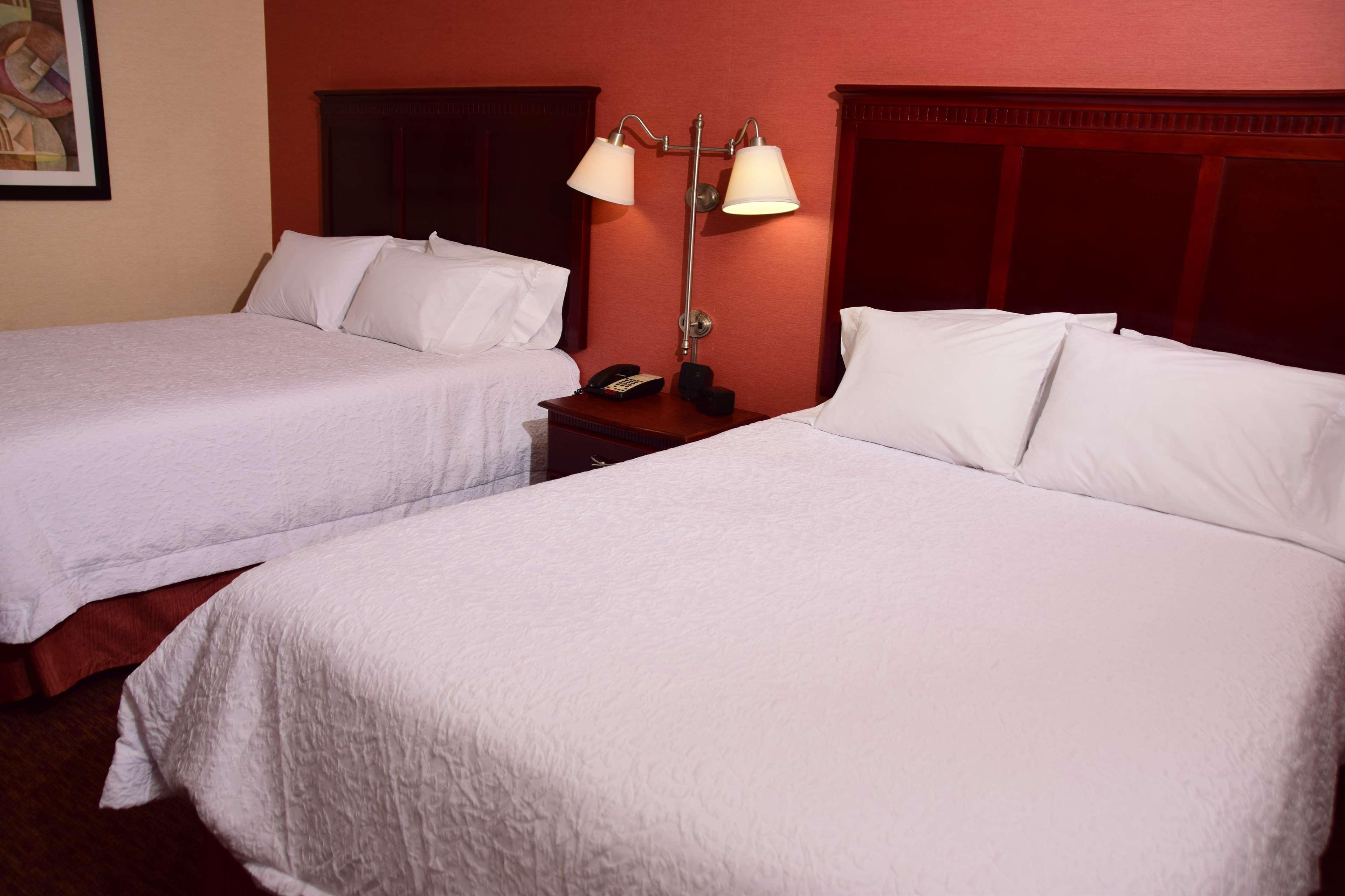 Hampton Inn Indiana Exteriör bild