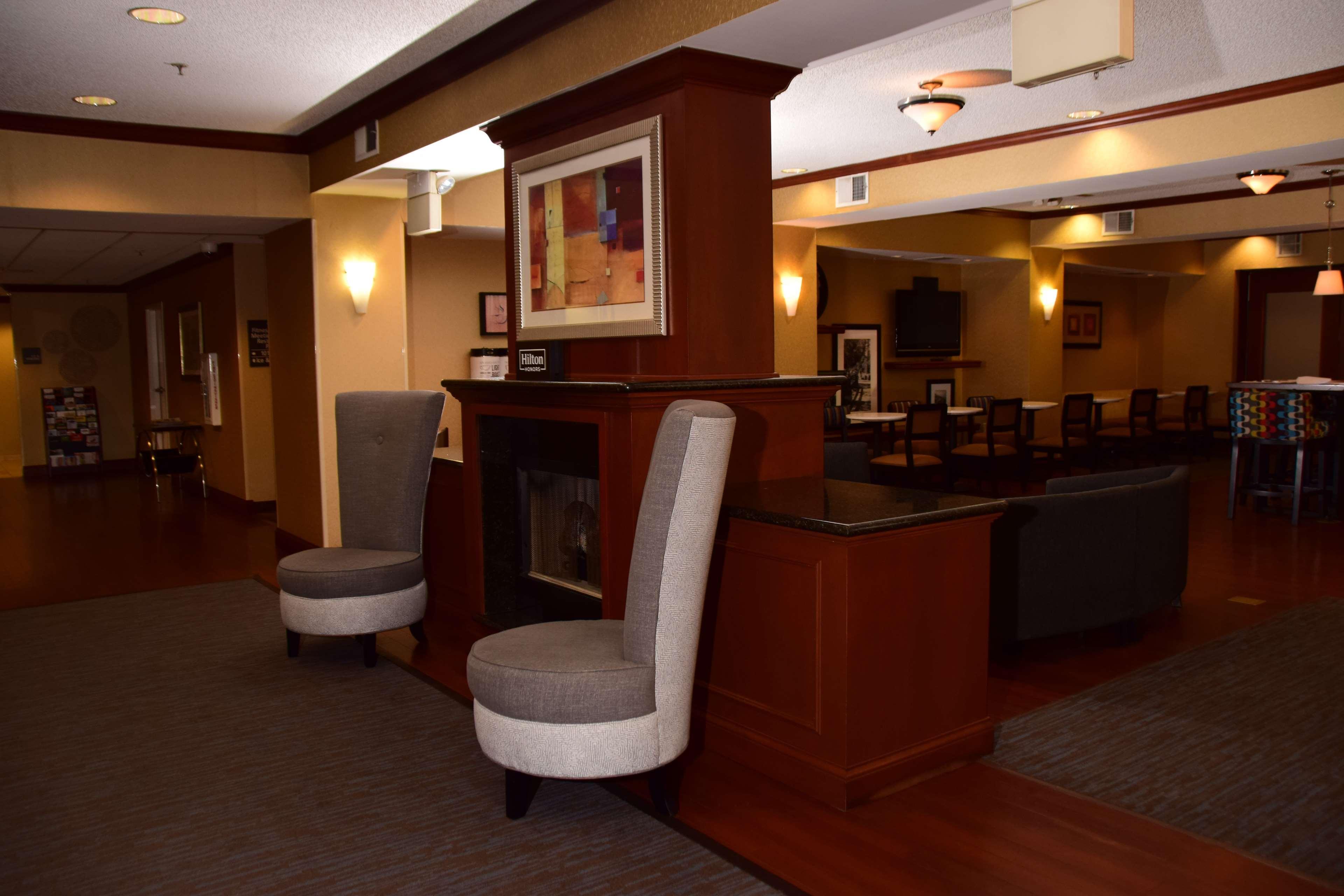 Hampton Inn Indiana Exteriör bild