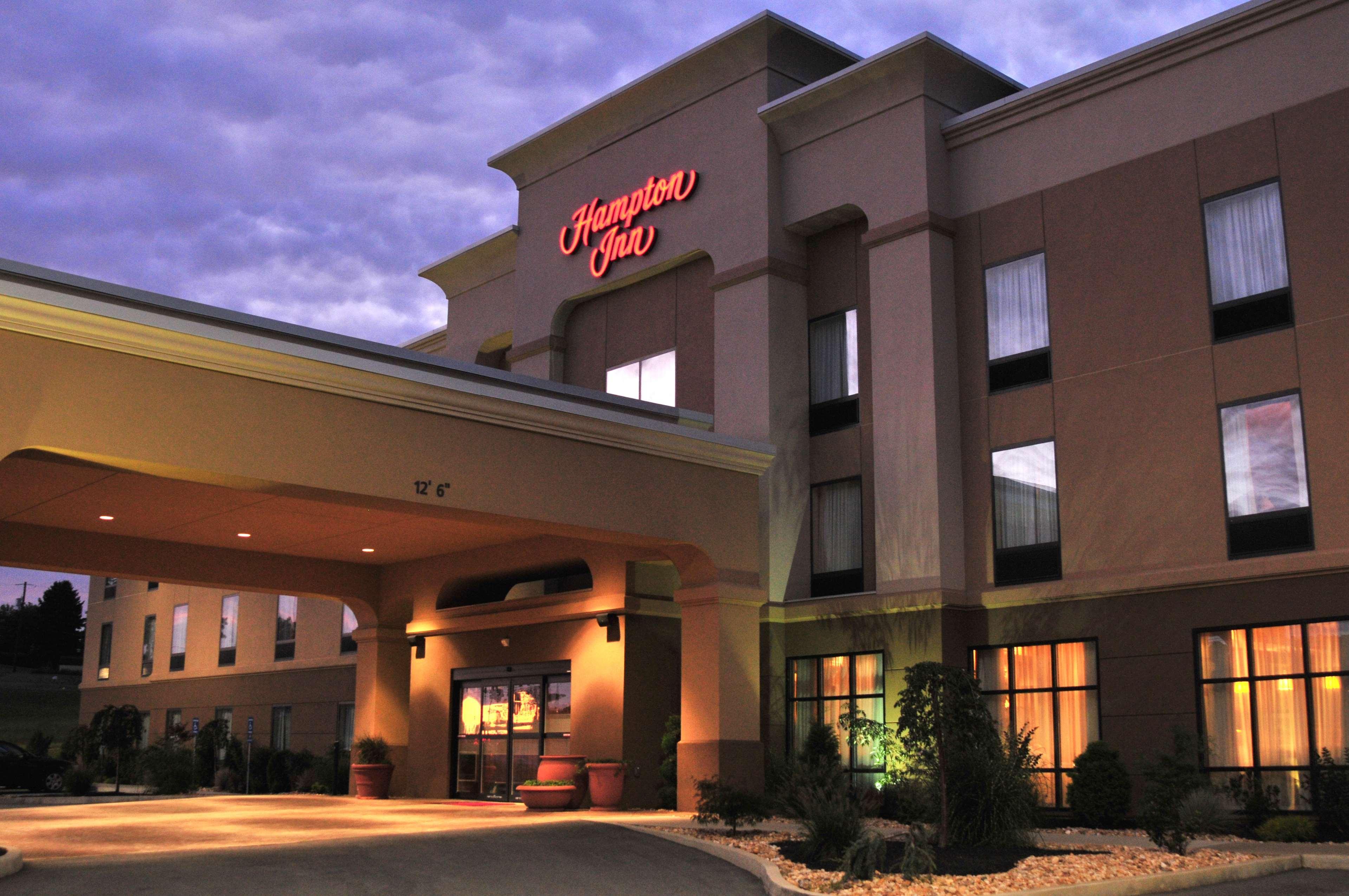 Hampton Inn Indiana Exteriör bild
